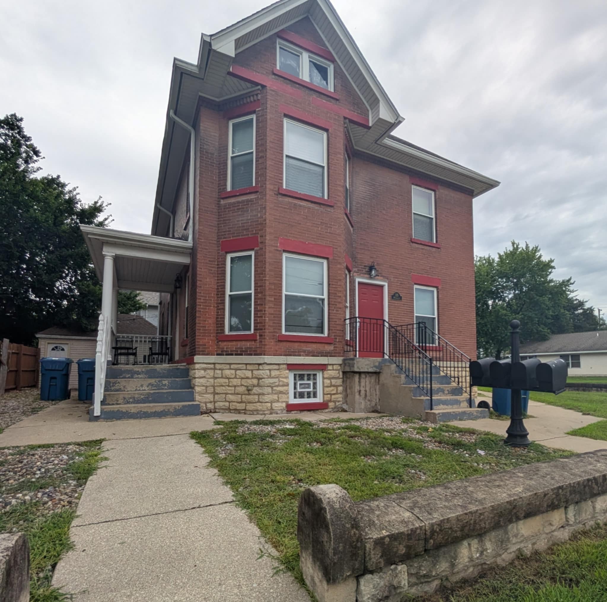 325 West Station Street - 2E